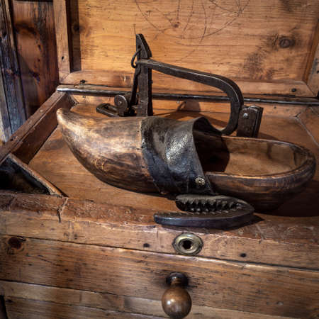 antique wooden plinth - close upの写真素材