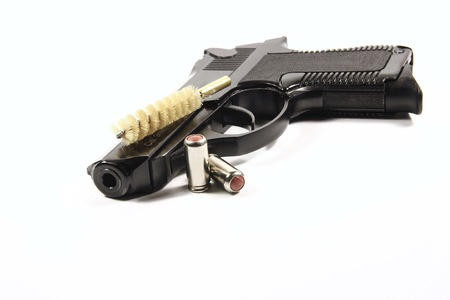 Traumatic pistol. Ramrod and cartridges. B