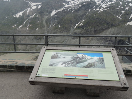 The Jungfraujoch is a mountain range located in the Swiss canton of Bern.
