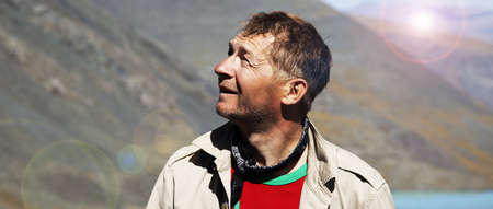 The man in the mountains, the tourist to a halt
