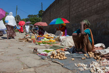 ADDIS ABABA, Ethiopia - December 2014: Sale of vegetables and fruit in the Ethiopian capitalのeditorial素材