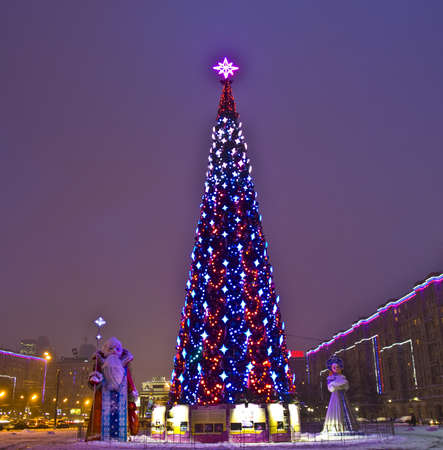 Moscow, Russia - December 23, 2011: Christmas tree on memorial のeditorial素材