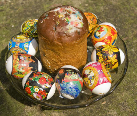 Easter cake and eggs painted for Easter holiday on tray.のeditorial素材