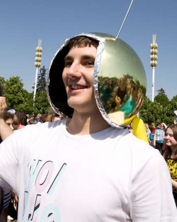 MOSCOW - MAY 18, 2014: carnival and parade Dream flash - 2014 (Soap bubbles day) in All-Russian Exhibition centre. のeditorial素材