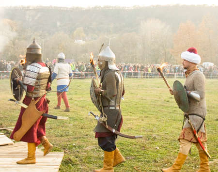 VARNA, BULGARIA  - NOVEMBER 14, 2015: historical reenactment "The last battle of the king" of battle between king of Poland, Hungary and Bulgaria Vladislav III Jagello Varnenchik against Ottoman Turkish Empire in 1444 year in Varna, performed in Asparuhovのeditorial素材