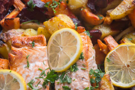 salmon baked with vegetables in oven macro