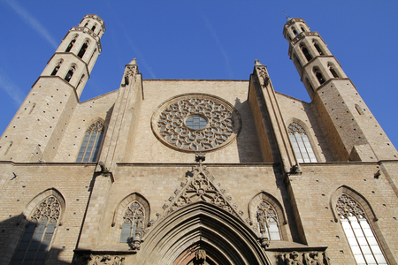 BARCELONA, SPAIN - DECEMBER 28, 2015:  Santa Maria del Mar, imposing church in the Ribera district of Barcelona, Spain, built between 1329 and 1383 at the Catalan Gothic, on December 28, 2015のeditorial素材