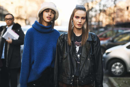 Milan, Italy - February 22, 2019: Street style â Outfit before a fashion show during Milan Fashion Week - MFWFW19のeditorial素材