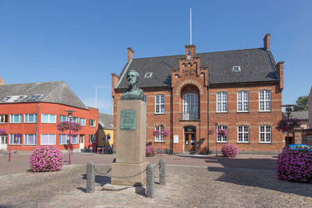 City Hall Stubbenkoebing with Monument of King Frederik VIIのeditorial素材
