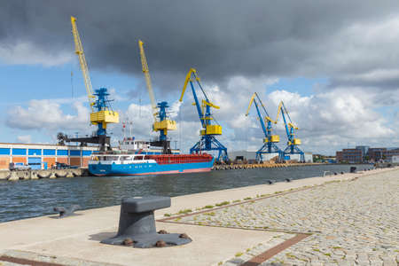 Five large industrial cranes in the port of Wismar Mecklenburg-Vorpommernのeditorial素材