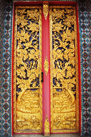 Door at Wat Ladbuakaw Bangkok Thailandのeditorial素材
