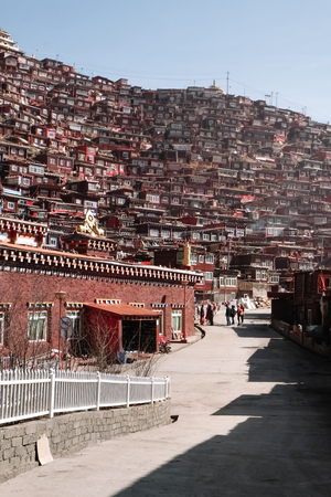 Larung Gar - the largest Bhuddist academy in the world, located in Sertar county, Chinaのeditorial素材
