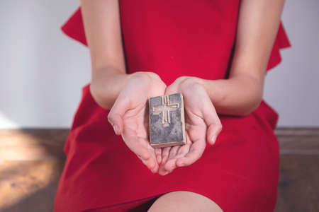 woman hand cross sitting on the floor