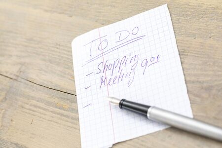 To do Letter advice and pen on a deskの写真素材