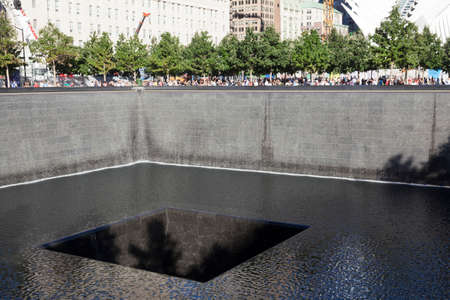 water memorial for 9-11 on ground zero in new york cityのeditorial素材