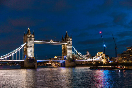 tower bridge in london at night, cloudy daytime, ukの写真素材