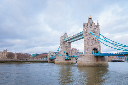 tower bridge in london at evening, cloudy daytime, ukの写真素材