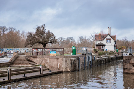 Goring and Streatley Bridges, village of southwest England, daytimeの写真素材