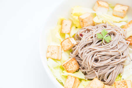 soba salad with tfried tofuの写真素材