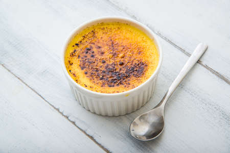 cream brulee on white backgroundの写真素材
