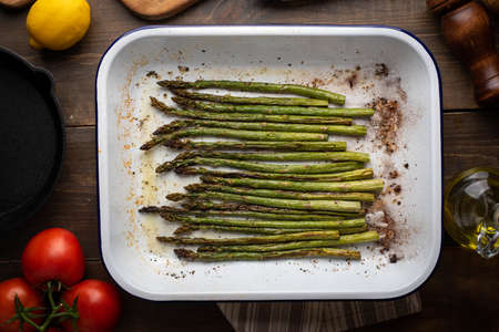 preparation of grilled asparagus imageの写真素材