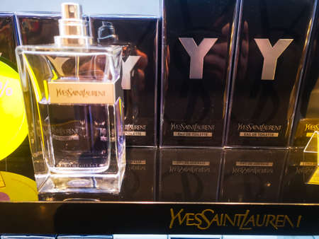 the fragrance for men by Yves Saint Laurent Y belongs to the woody aromatic group in the perfume...