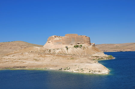 Necm Castle is located in Manbij, Syria. Necm Castle is located on the bank of the Euphrates River. The castle was built in the 100th year before Christ. The castle was repaired in later periods.のeditorial素材