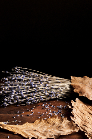 Dry bouquet of lavender on the tableの写真素材