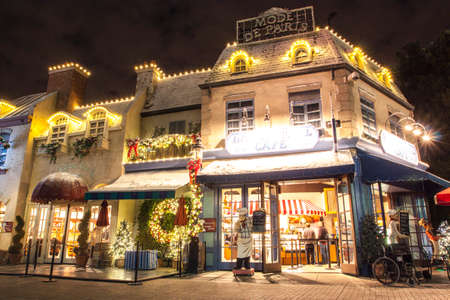 CA,USA - Jan 3,2013 : the entrance of bread shop in Universal studio Hollywoodのeditorial素材
