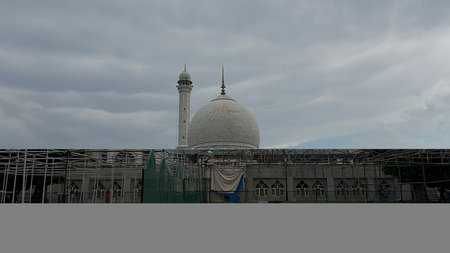 Majestic Jamia Masjid in Kashmir, JK - A Spiritual Landmark for Muslimsの写真素材