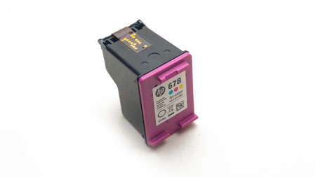 Sungai Buloh, Malaysia - Disember 2, 2020: HP 678 Original Tri-color Ink Cartridge for printer on isolated white background.のeditorial素材