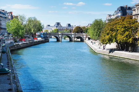 Paris, France - August 26 2022: Bridge over the river Seine in Paris, Franceのeditorial素材