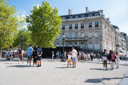 Paris, France - August 28 2022: Champs Elysees, avenue in the 8th arrondissement of Paris, runs from Place de la Concorde to the majestic Arc de Triomphe selective focusのeditorial素材