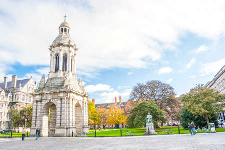 Dublin, Ireland - Oct 25, 2014: People at the courtyard of Trinity College in Dublin, Ireland on October 25, 2014のeditorial素材