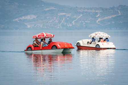 Izmit, Turkey - July 31, 2016: Tourists are enjoying holidays on Sapanca lake in Izmit, Turkeyのeditorial素材