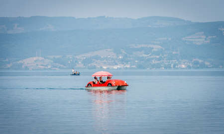 Izmit, Turkey - July 31, 2016: Tourists are enjoying holidays on Sapanca lake in Izmit, Turkeyのeditorial素材