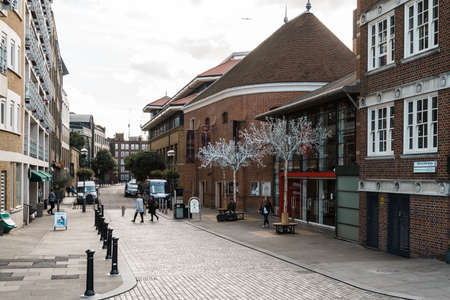 London, United Kingdom - October 18, 2016: People are walking in streets of London in Englandのeditorial素材