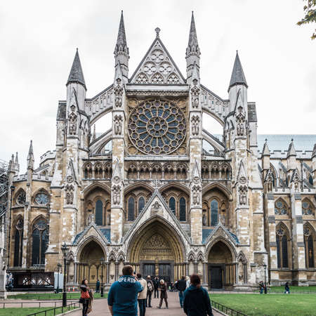 London, United Kingdom - October 20, 2016: People are visiting Westminster Abbey in London, Englandのeditorial素材