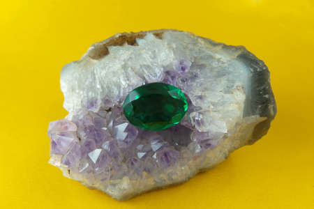 artificial gemstone and rough stone の素材