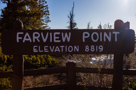 Farview Point Sign in Bryce Canyon National Park in Utah during spring.の写真素材