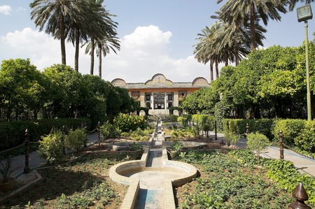 Qavam House and garden, Shiraz, Iran. Qavam House is a traditional and historical house in Shiraz. It was built between 1879 and 1886. The Qavam family were merchants active in the government during the Zand dynasty.のeditorial素材