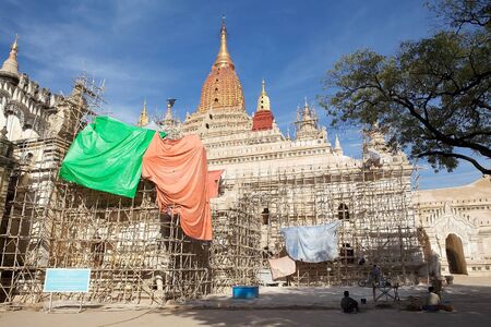 Ananda Temple in Bagan, Myanmar. The Ananda Temple is a buddhist temple built in 1105 AD during the reign of King Kyanzittha. The temple was damaged in the heardquake of 1975 and it has been fully restored and is well maintained.のeditorial素材