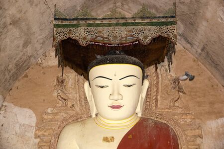 Buddha image at the Sulamani temple, Bagan, Myanmar. Sulamani temple was built in 1183 by King Narapatisithu. Sulamani temple was restored after the 1975 earthquake.のeditorial素材