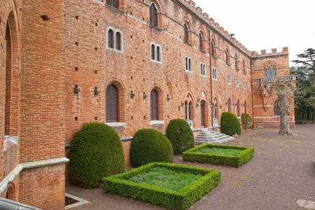 The main building in the Castello di Brolio in Gaiole in Chianti, Tuscany, Italy. It is a rural castle, palace and gardens and it has belonged to the Ricasoli family for nearly 800 years. The site was mainly known for its surrounding wine manifacture.のeditorial素材