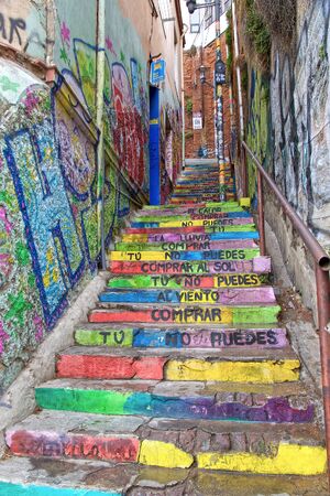 Murales and poetry along the street in Valparaiso, Chile.のeditorial素材