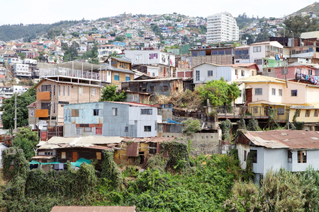 View of Valparaiso from the hills, Chile.のeditorial素材