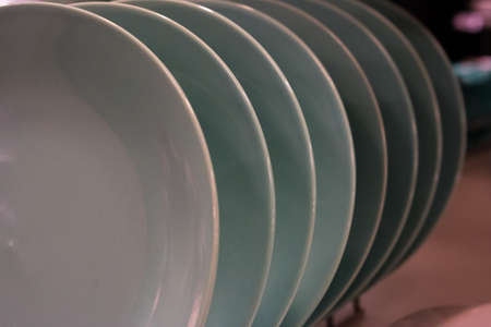 Simble rack with some plate right behind eachother.