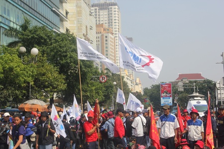 Jakarta, Indonesia, July 12, 2012. Thousands of workers rally to call for end to outsourcingのeditorial素材