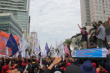 Jakarta, 6 February 2013, thousands of workers rally to protest against a delay to minimum wage increases in Jakarta.のeditorial素材