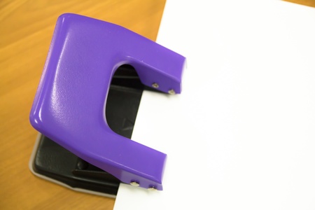 paper punch,To penetrate the paper の写真素材